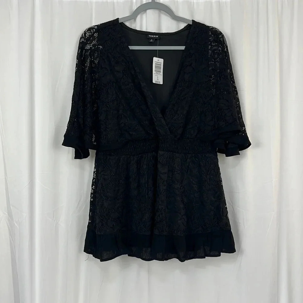 Torrid NEW Women’s Large Black Stretch Lace Surplice Dolman Sleeve Top‎
